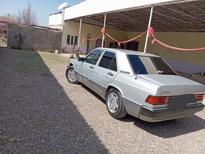 Mercedes 190 1990, 350,000 km - 2.0 l - Tovuz