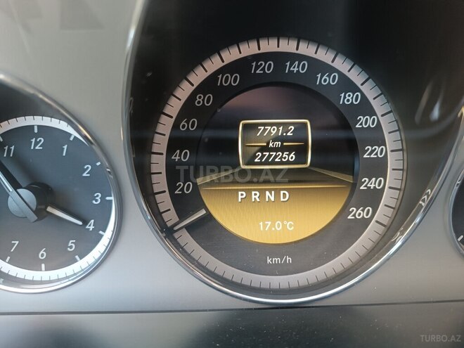 Mercedes E 220 2011, 270,000 km - 2.2 l - Bakı
