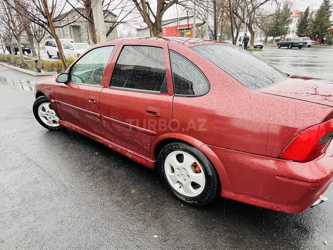 Opel Vectra 1999, 240,000 km - 1.6 l - Qax
