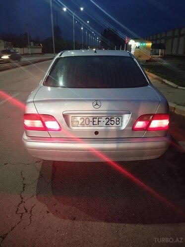 Mercedes E 240 1998, 334,685 km - 2.4 l - Gəncə