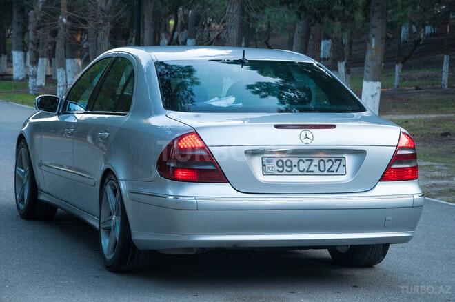 Mercedes E 220 2003, 226,000 km - 2.2 l - Bakı