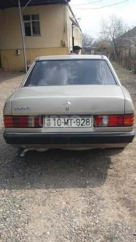 Mercedes 190 1987, 250,000 km - 2.0 l - Tovuz