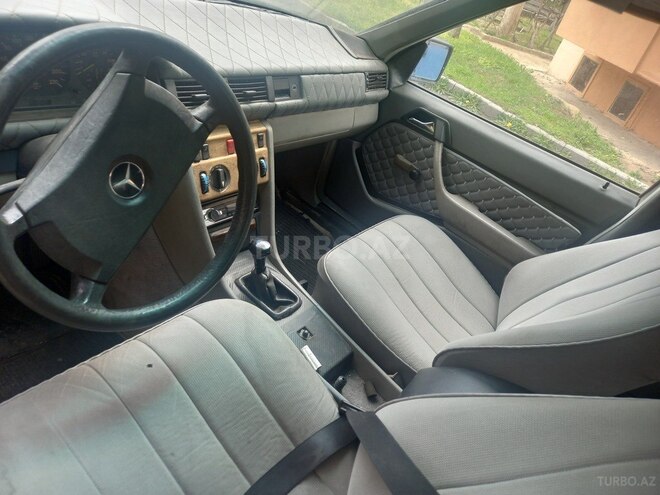 Mercedes E 230 1988, 289,000 km - 2.3 l - Bakı