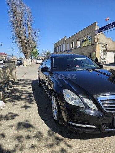 Mercedes E 200 2012, 281,000 km - 1.8 l - Quba