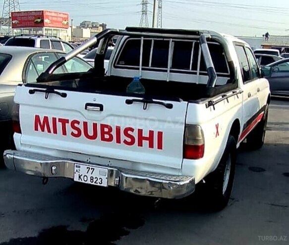 Mitsubishi L 200 2006, 220,000 km - 2.4 l - Bakı