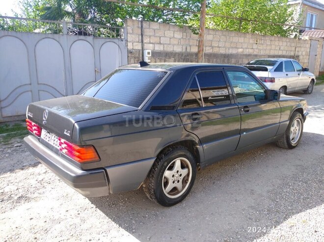 Mercedes 190 1992, 160,000 km - 2.0 l - Qusar