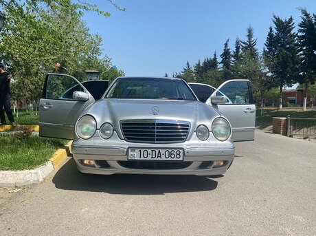 Mercedes E 280 2000