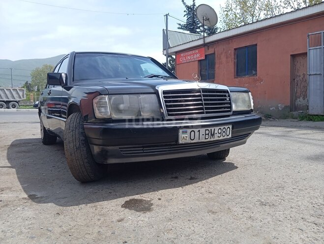 Mercedes 190 1991, 185,000 km - 1.8 l - Şəki