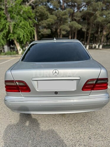 Mercedes E 320 2001, 397,000 km - 3.2 l - Bakı