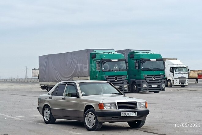 Mercedes 190 1992, 420,000 km - 2.0 l - Xaçmaz
