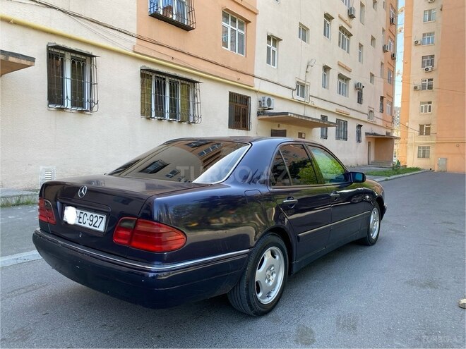 Mercedes E 220 1998, 285,000 km - 2.2 l - Bakı