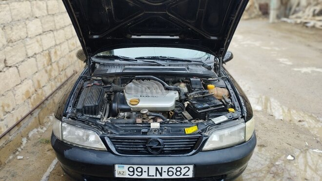 Opel Vectra 1998, 290,000 km - 1.6 l - Bakı