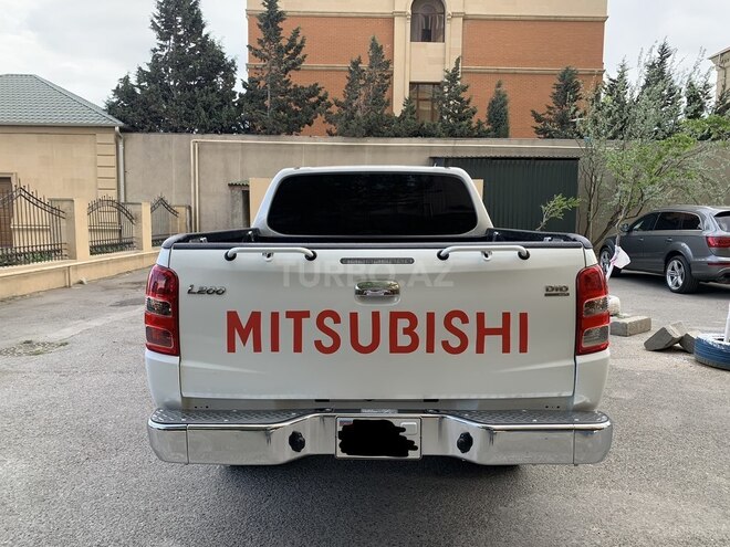 Mitsubishi L 200 2016, 164,000 km - 2.4 l - Bakı