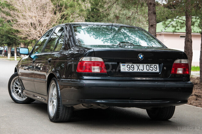 BMW 528 1998, 185,000 km - 2.8 l - 