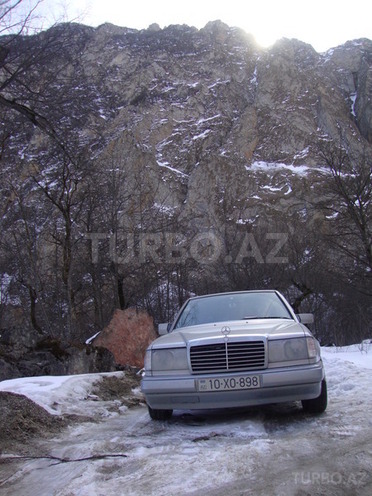 Mercedes E 200 1993, 335,000 km - 2.0 l - Sumqayıt