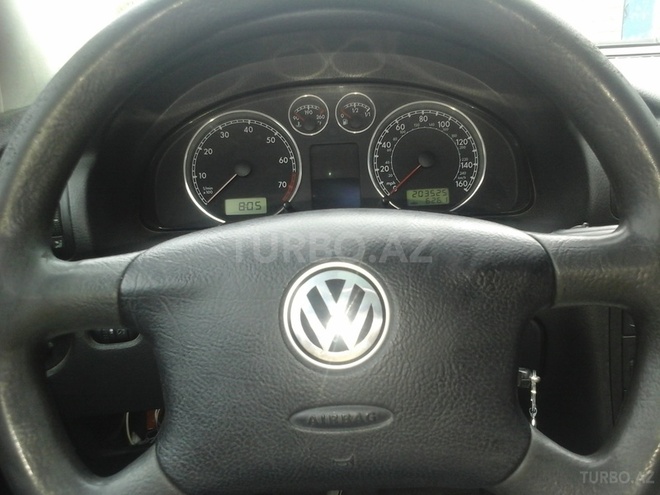 Volkswagen Passat 2002, 203,000 km - 0.2 l - Salyan
