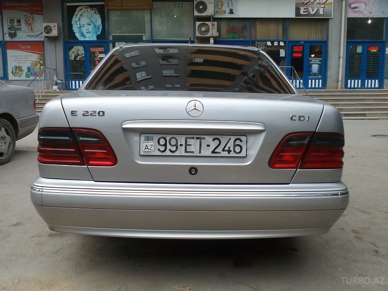 Mercedes E 220 2002, 185,000 km - 2.2 l - Bakı
