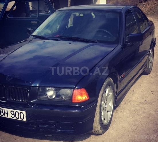 BMW 325 1995, 336,000 km - 0.3 l - Quba