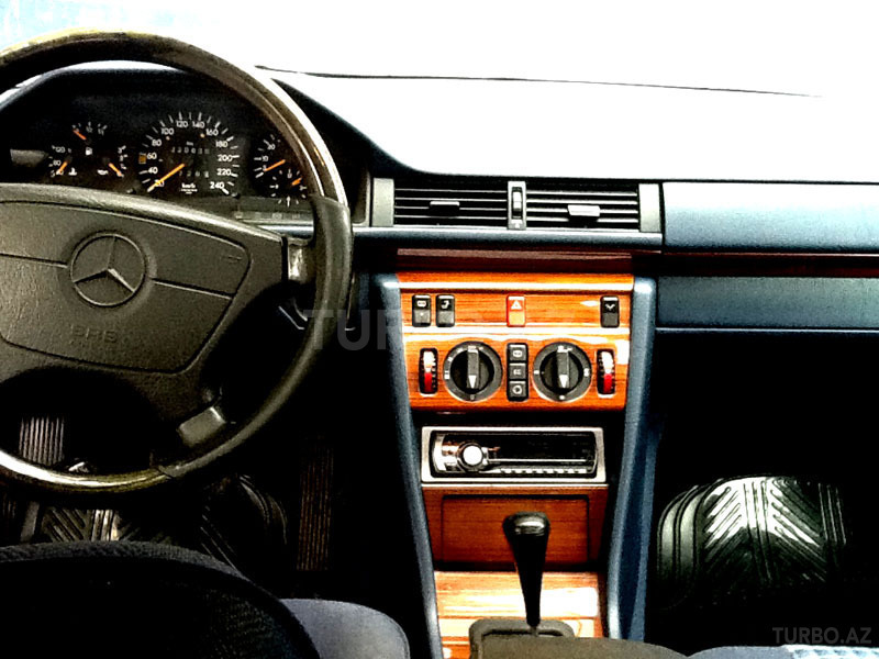 Mercedes E 200 1995, 220,000 km - 2.0 l - Bakı