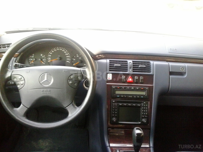Mercedes E 220 2001, 200,000 km - 2.2 l - Bakı