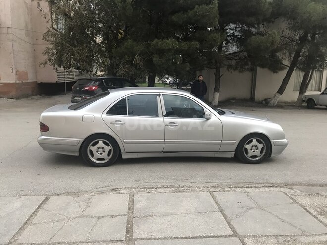 Mercedes E 220 2000, 189,800 km - 2.2 l - Sumqayıt