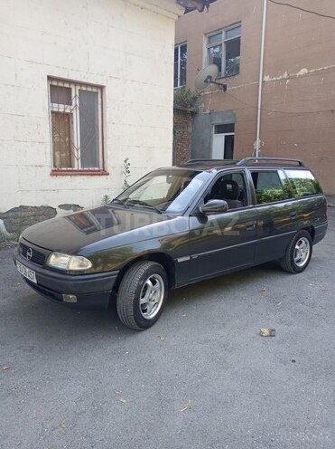 Opel Astra 1996, 218,000 km - 1.6 л - Şəki