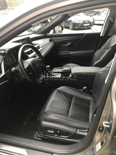 Lexus ES 250 2020, 30,000 km - 2.5 л - Bakı