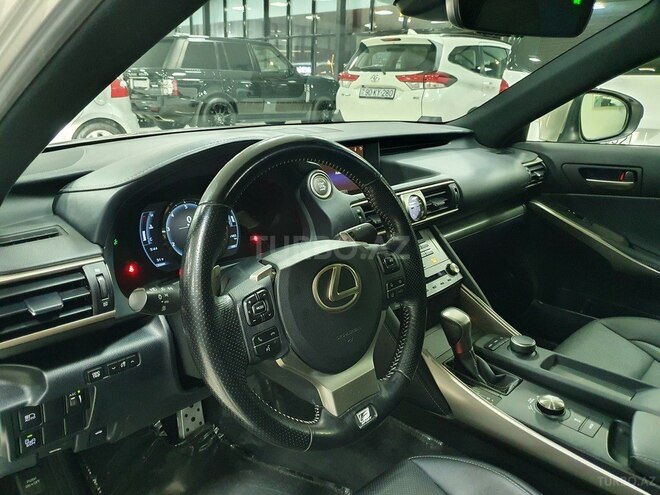 Lexus IS 200 2017, 41,982 km - 2.0 л - Sumqayıt