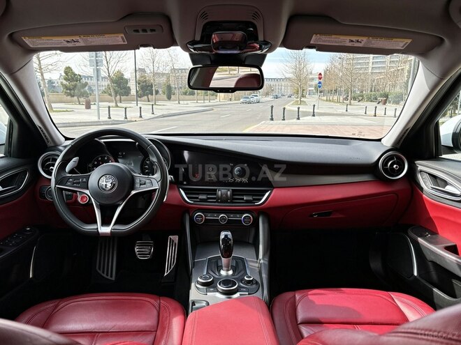 Alfa Romeo Giulia 2017, 88,000 km - 2.0 л - Bakı