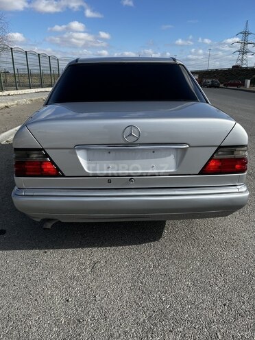 Mercedes E 200 1995, 199,000 km - 2.0 л - Bakı