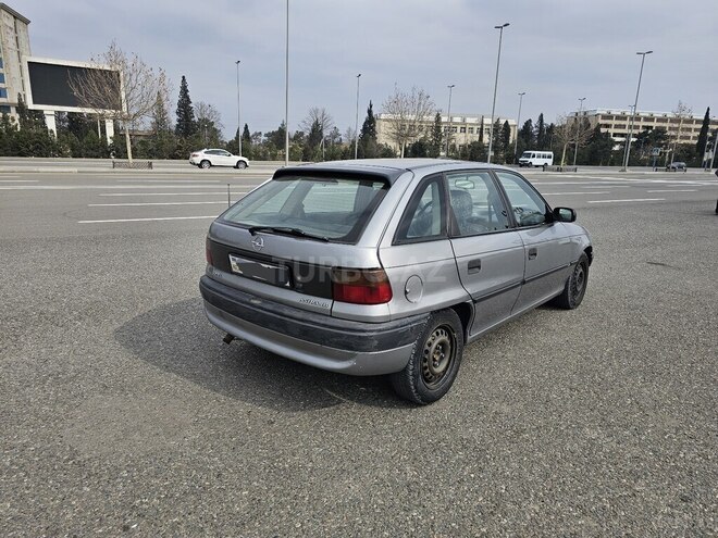 Opel Astra 1995, 275,000 km - 1.6 л - Gəncə