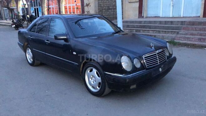 Mercedes E 280 1998, 999,900 km - 2.8 л - Yevlax