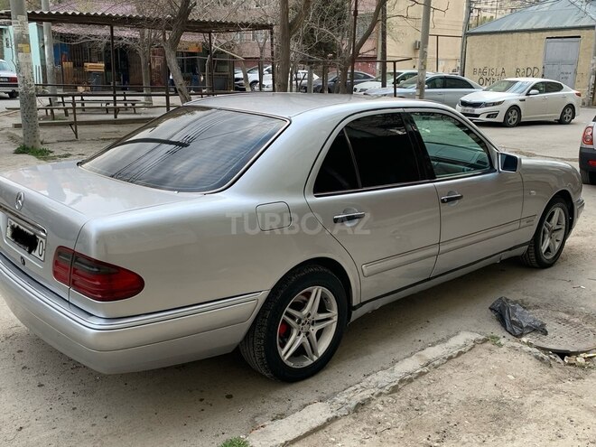 Mercedes E 200 1995, 389,000 km - 2.0 л - Sumqayıt