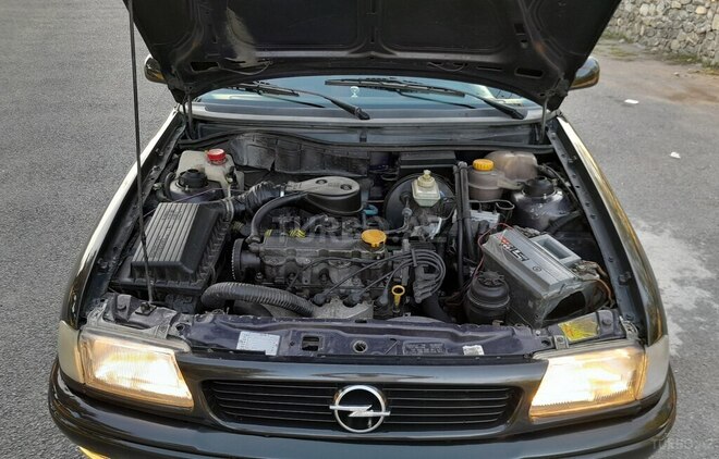 Opel Astra 1996, 500,000 km - 1.6 л - Şəki