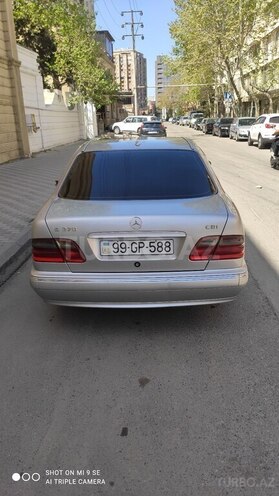 Mercedes E 270 2001, 311,000 km - 2.7 л - Bakı