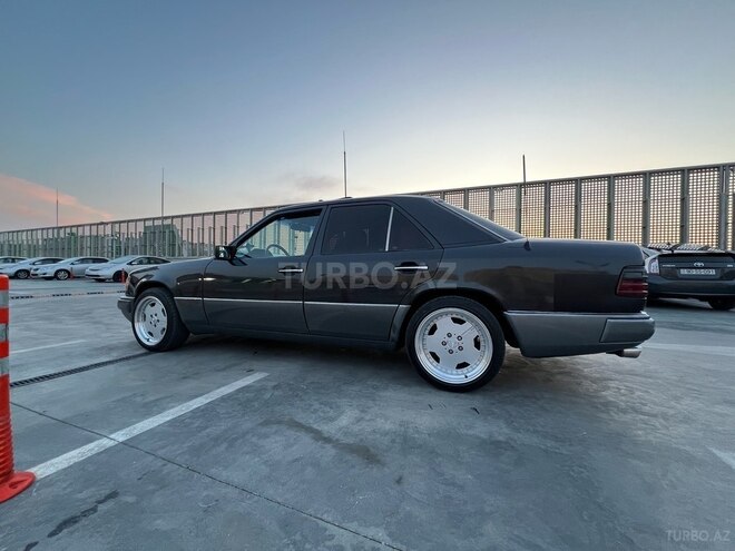Mercedes E 220 1993, 486,000 km - 2.2 л - Bakı