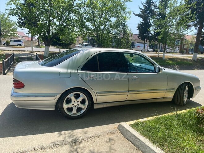 Mercedes E 280 2000, 420,000 km - 2.8 л - Beyləqan