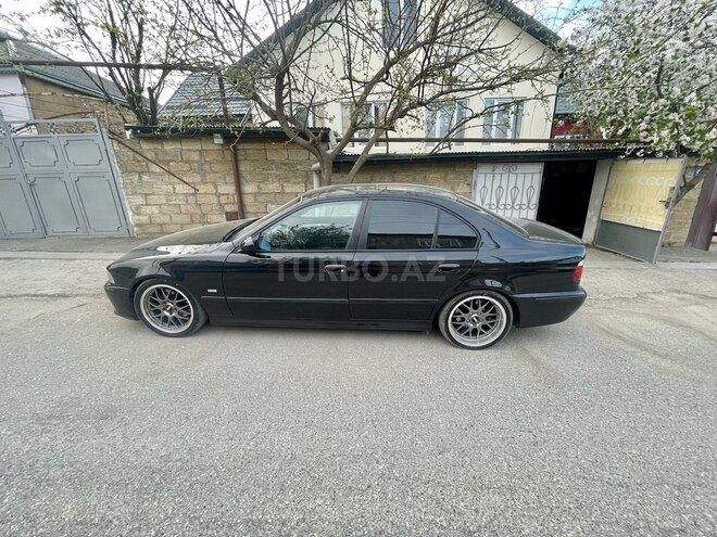 BMW 530 2002, 260,000 km - 3.0 л - Qusar