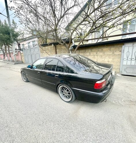 BMW 530 2002, 260,000 km - 3.0 л - Qusar
