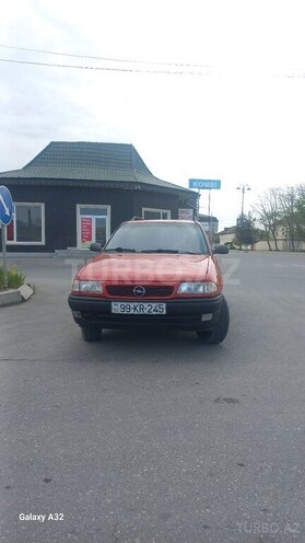 Opel Astra 1996, 236,580 km - 2.0 л - Quba